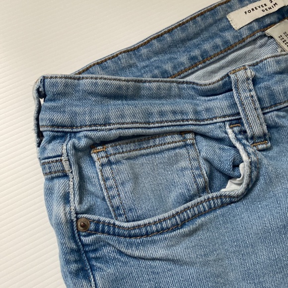 Jeans - Picture 3 of 5